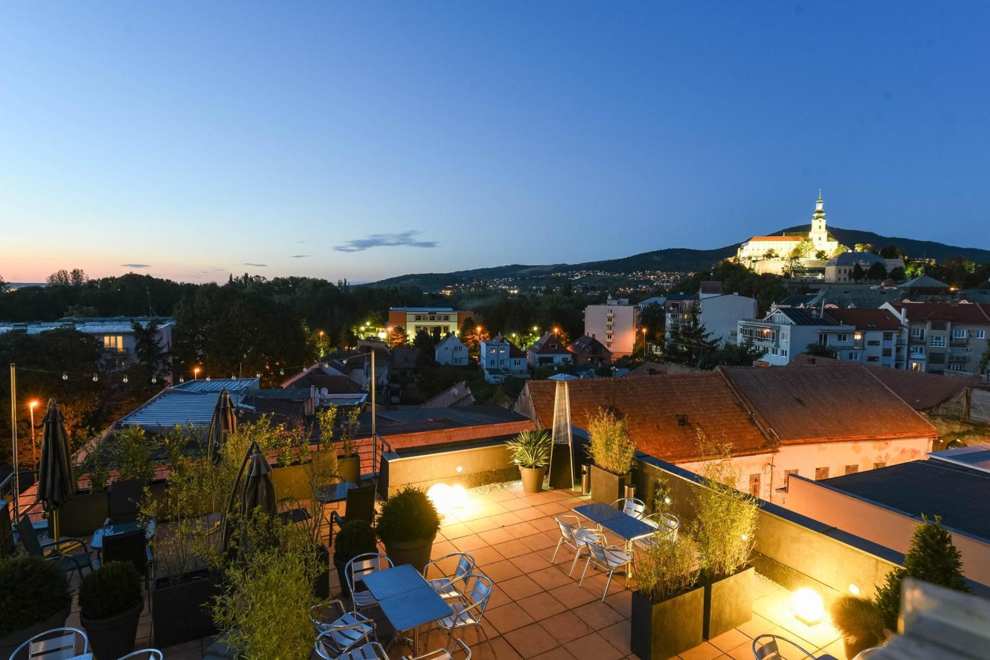 Boutique Hotel11 With Rooftop Hotel Neutra