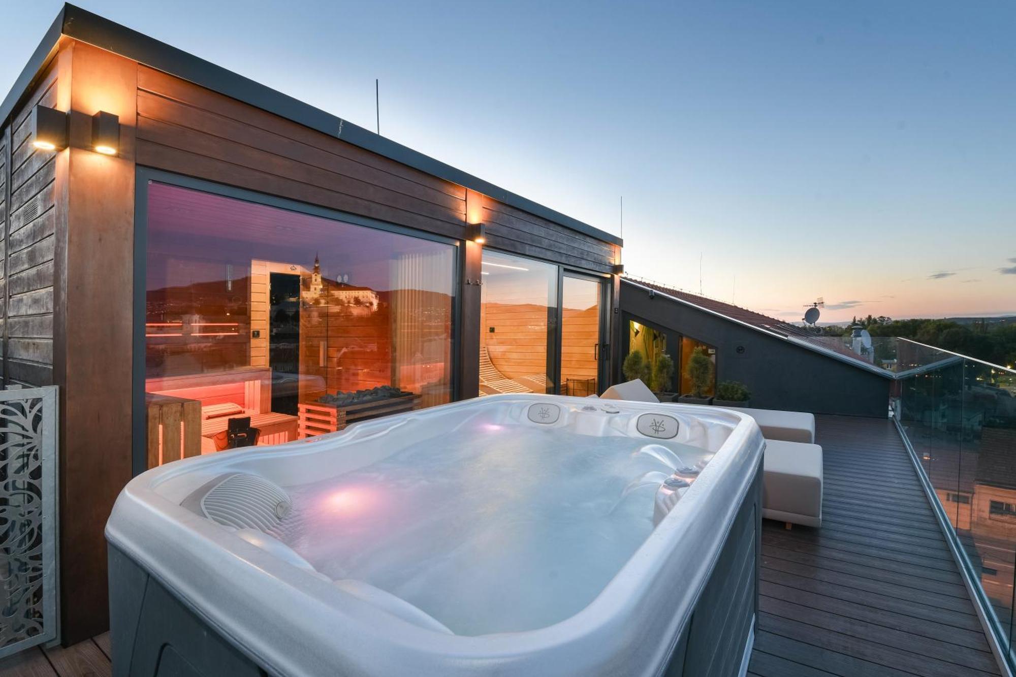 Boutique Hotel11 With Rooftop 4* Neutra