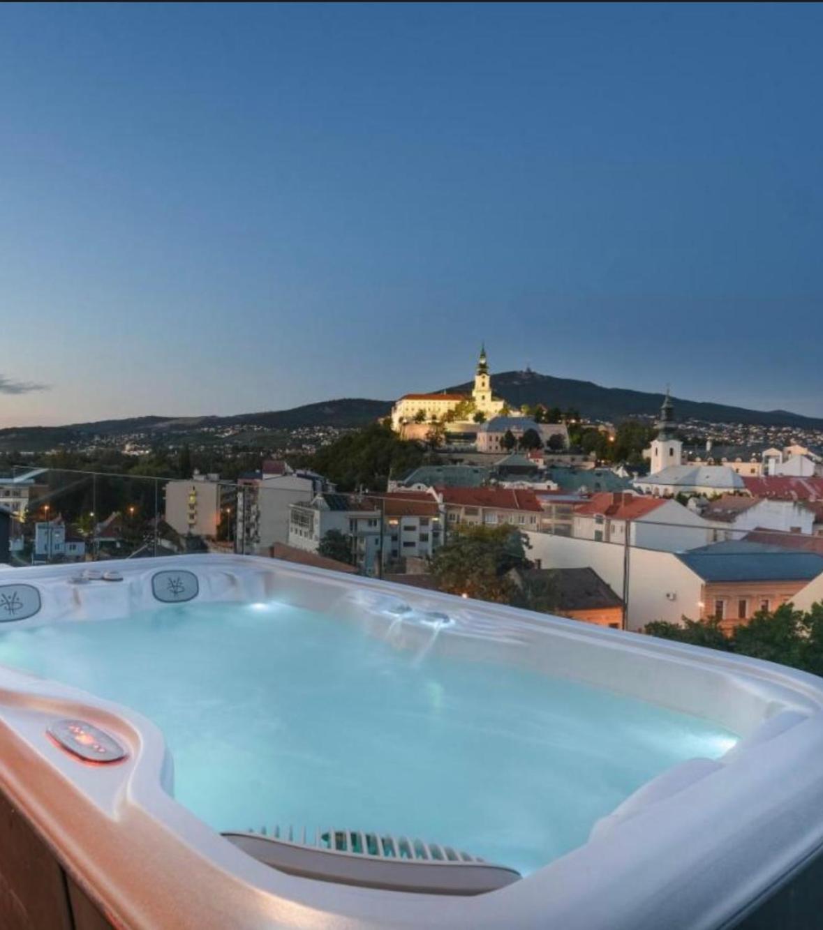 Boutique Hotel11 With Rooftop 4* Nitra